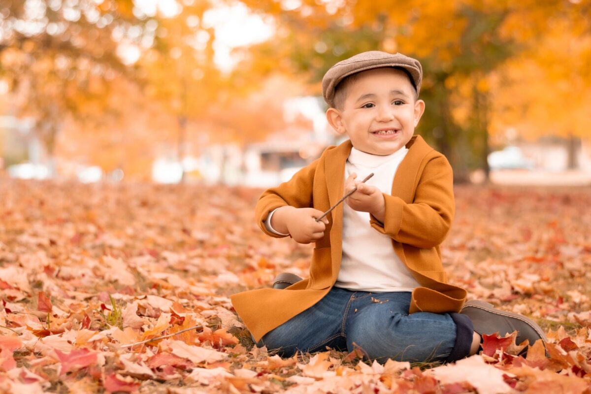 Vacances de la Toussaint 2026 : dates officielles et 10 activités créatives d’automne pour occuper les enfants